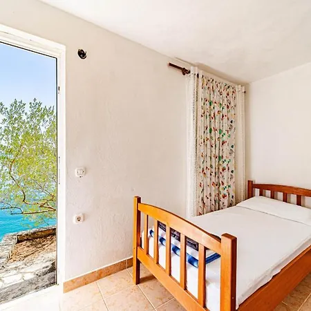 House Ante Osobjava By Guide Janjina